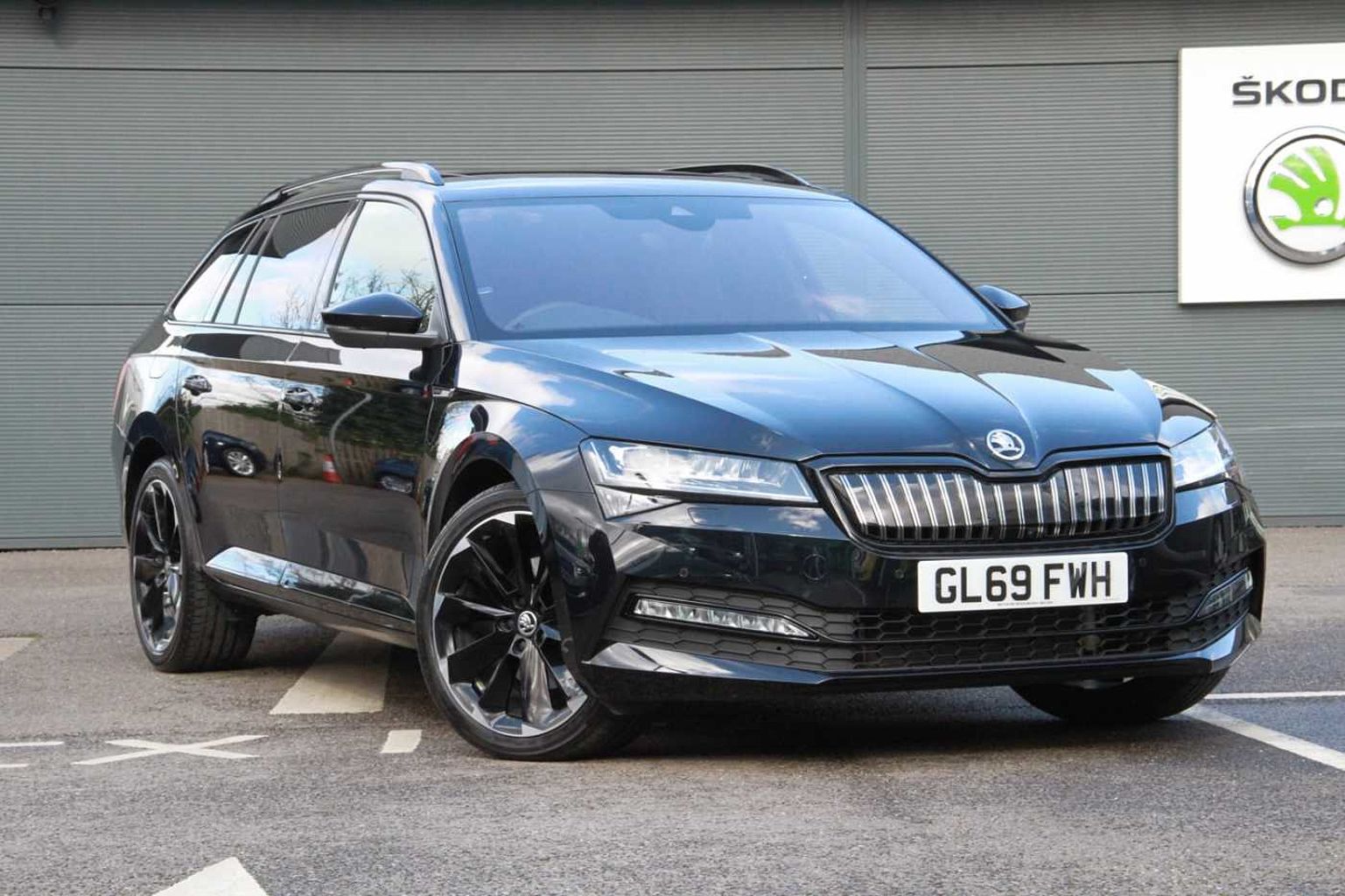 SKODA Superb Estate Sportline Plus 1 4 TSI IV 218PS DSG