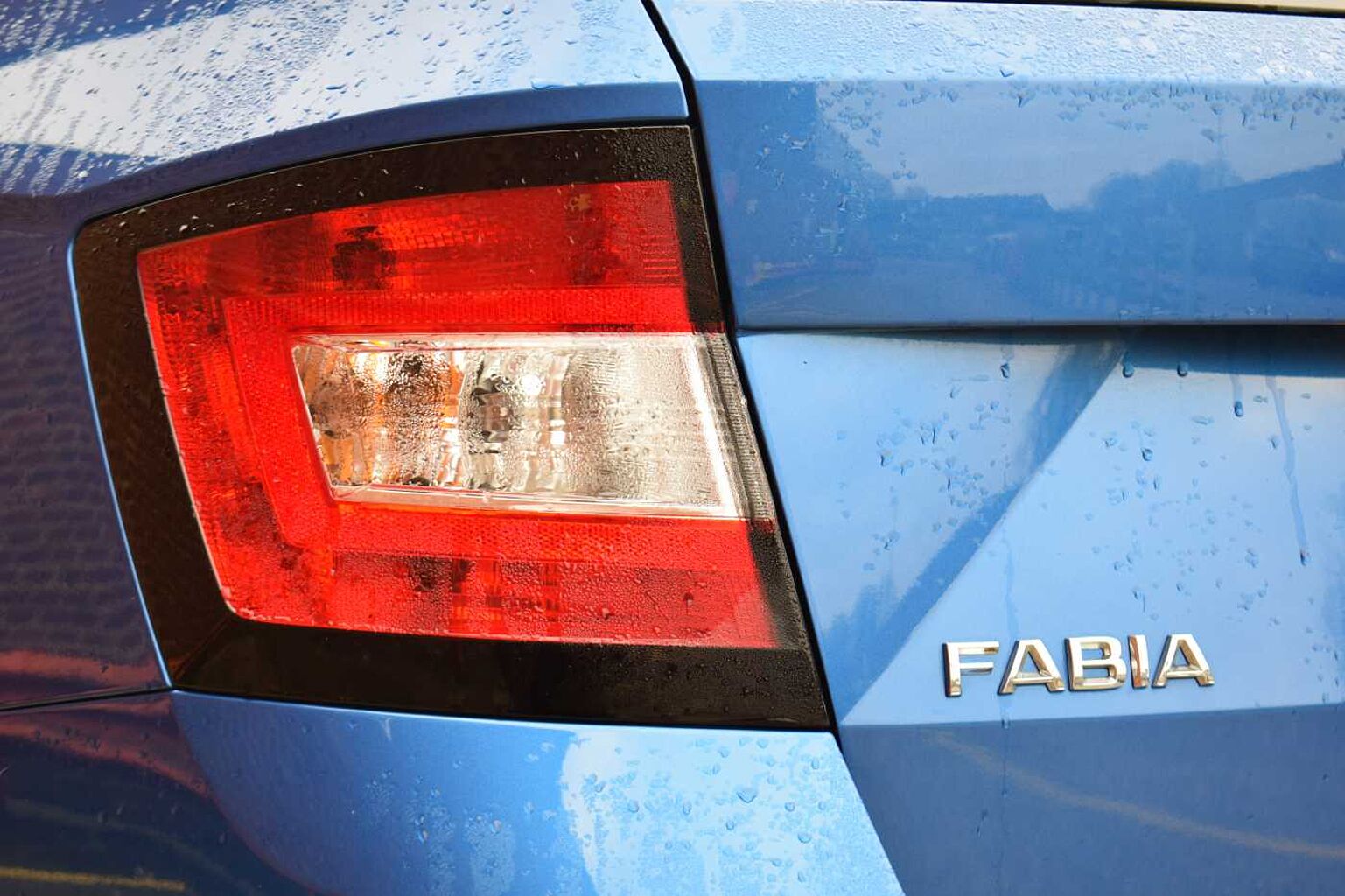 SKODA Fabia 1.0 TSI SE (95PS) S/S 5-Dr Estate