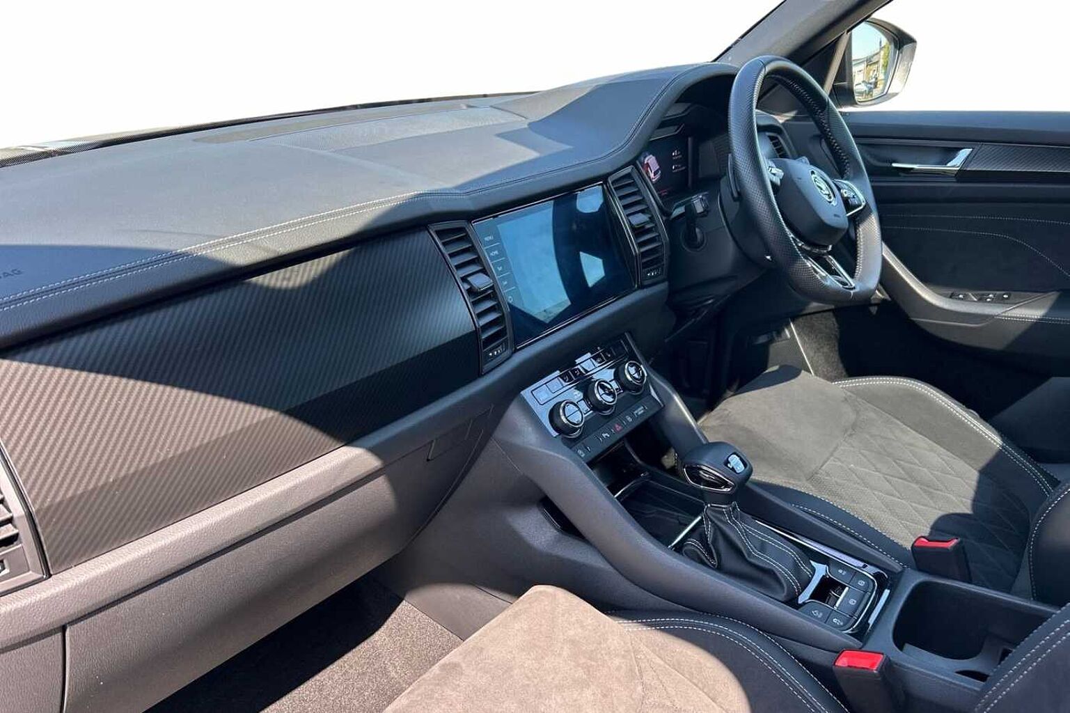 SKODA Kodiaq 2.0 TDI (200ps) Sport Line 4x4 (7 Seats) 4x4 Auto/DSG SUV