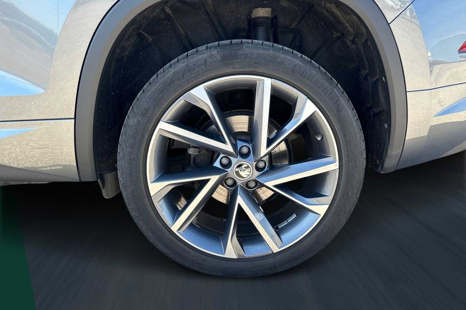 SKODA Kodiaq 2.0 TDI (200ps) Sport Line 4x4 (7 Seats) 4x4 Auto/DSG SUV