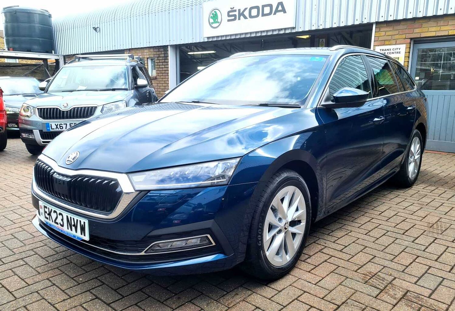 Find A Used Blue ŠKODA Octavia Estate 1.5 TSI E-TEC SE L 5dr DSG In ...