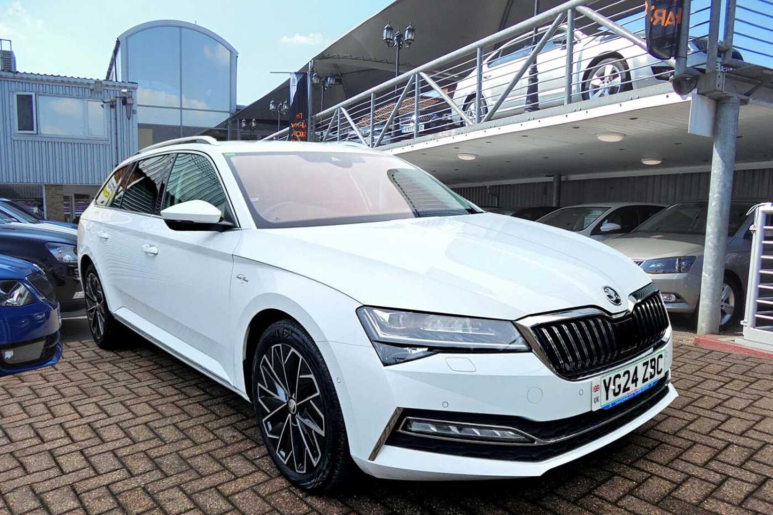 SKODA Superb 2.0TDI (200ps) Laurin & Klement SCR DSG