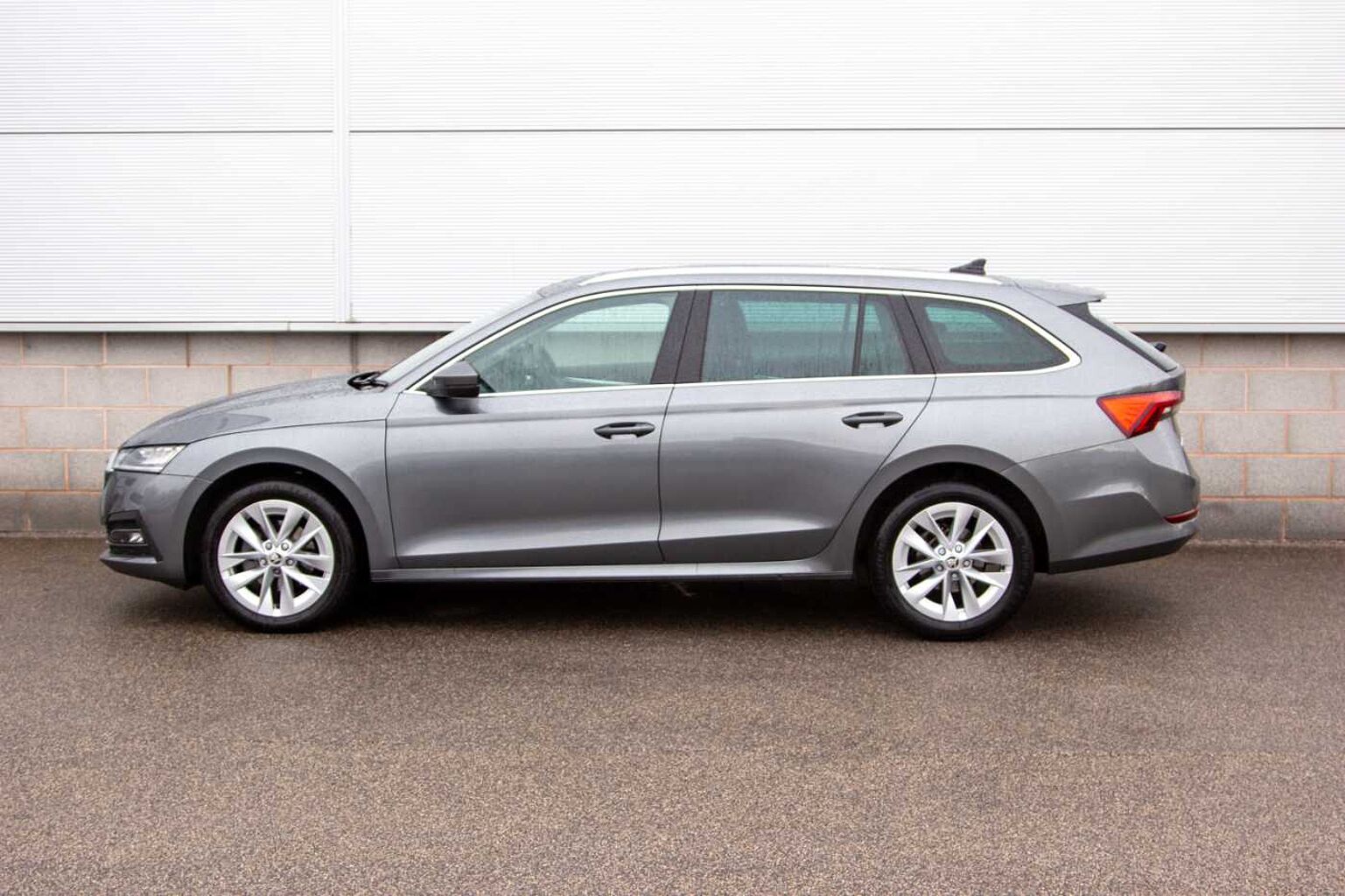 SKODA Octavia Estate 2.0TDI (150ps) SE L SCR DSG