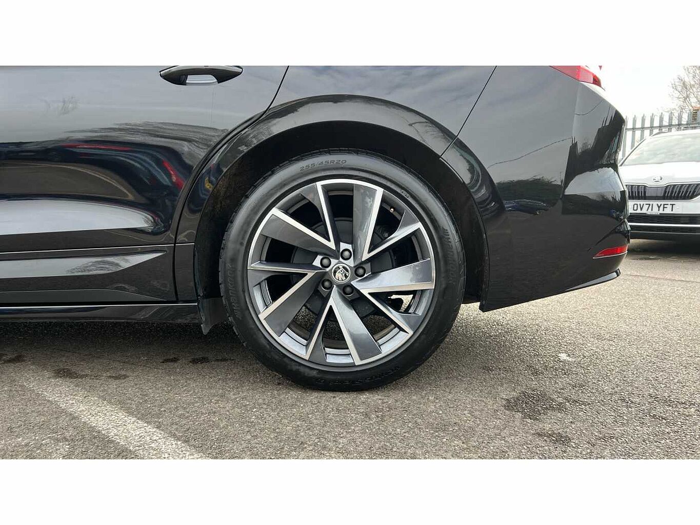 SKODA ENYAQ 195kW 80x Sportline Plus 82kWh 4x4 5dr Auto
