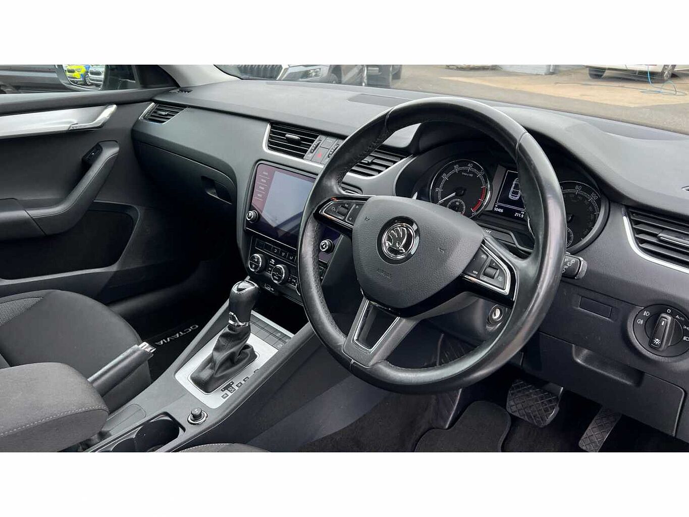 SKODA Octavia Hatchback 1.5 TSI SE Drive ACT (150ps) DSG