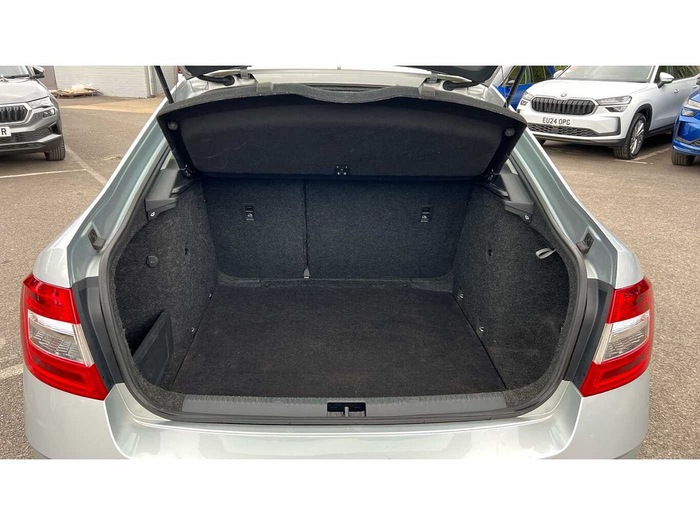 SKODA Octavia Hatchback 1.5 TSI SE Drive ACT (150ps) DSG
