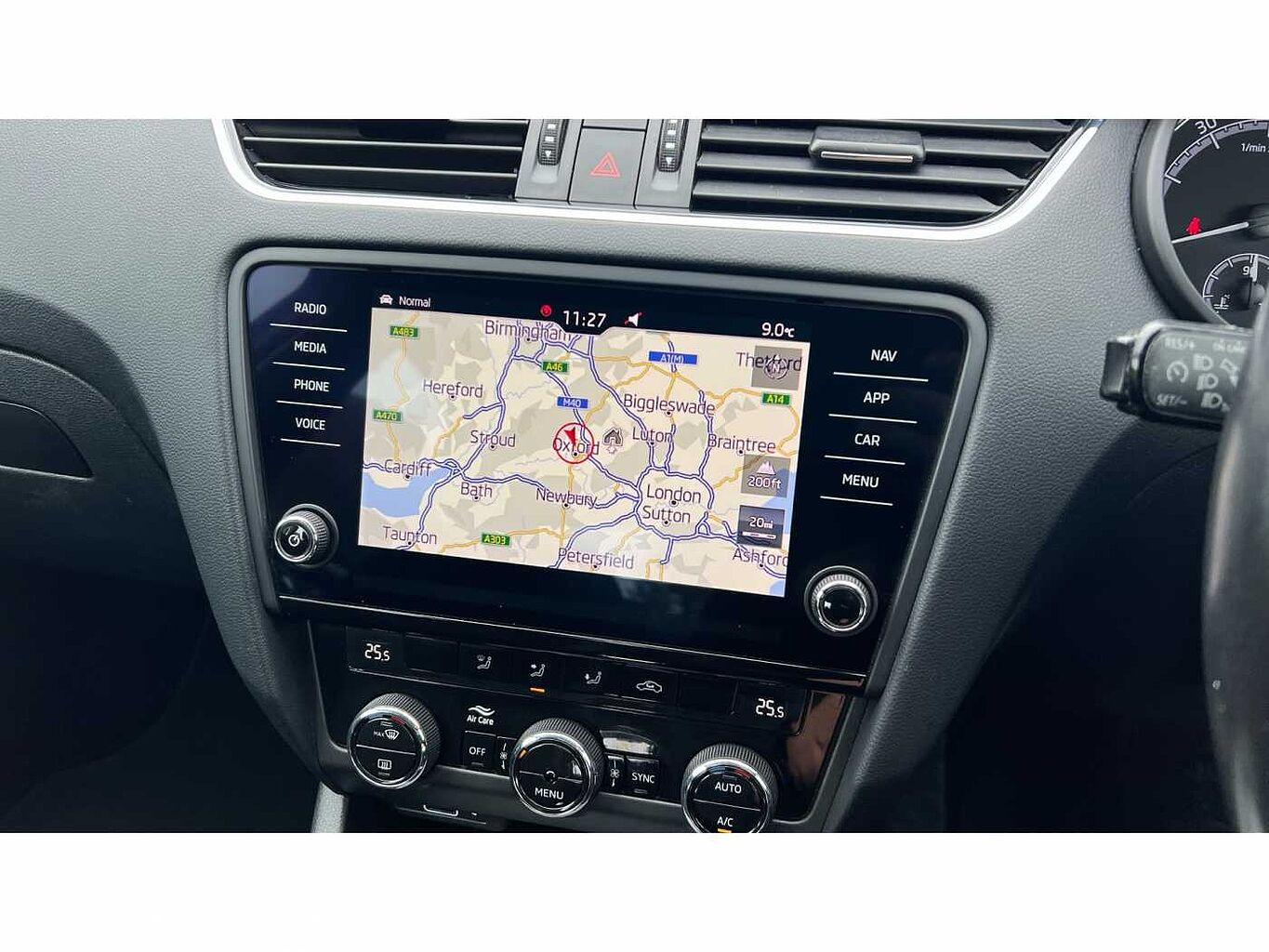 SKODA Octavia Hatchback 1.5 TSI SE Drive ACT (150ps) DSG