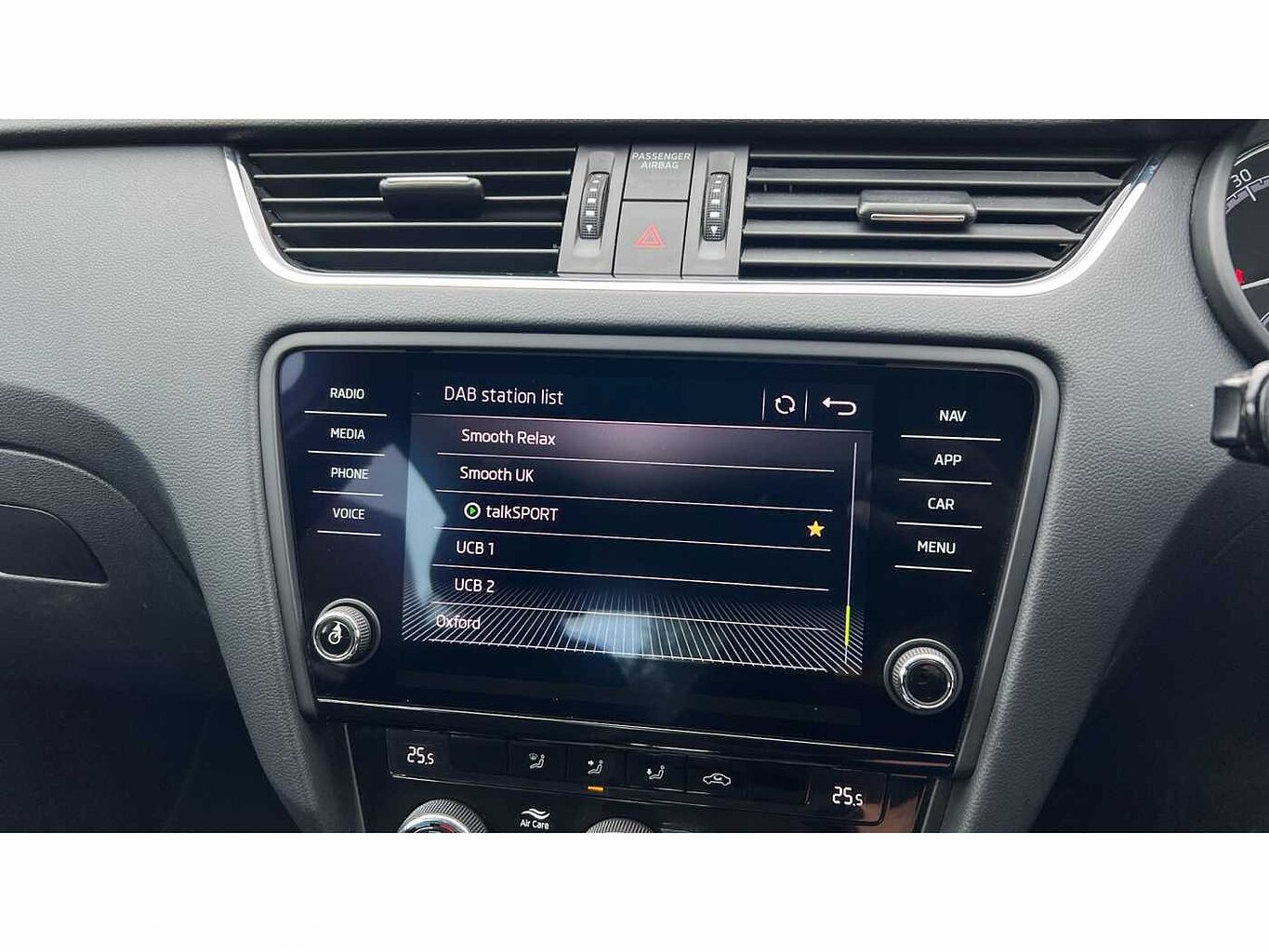 SKODA Octavia Hatchback 1.5 TSI SE Drive ACT (150ps) DSG