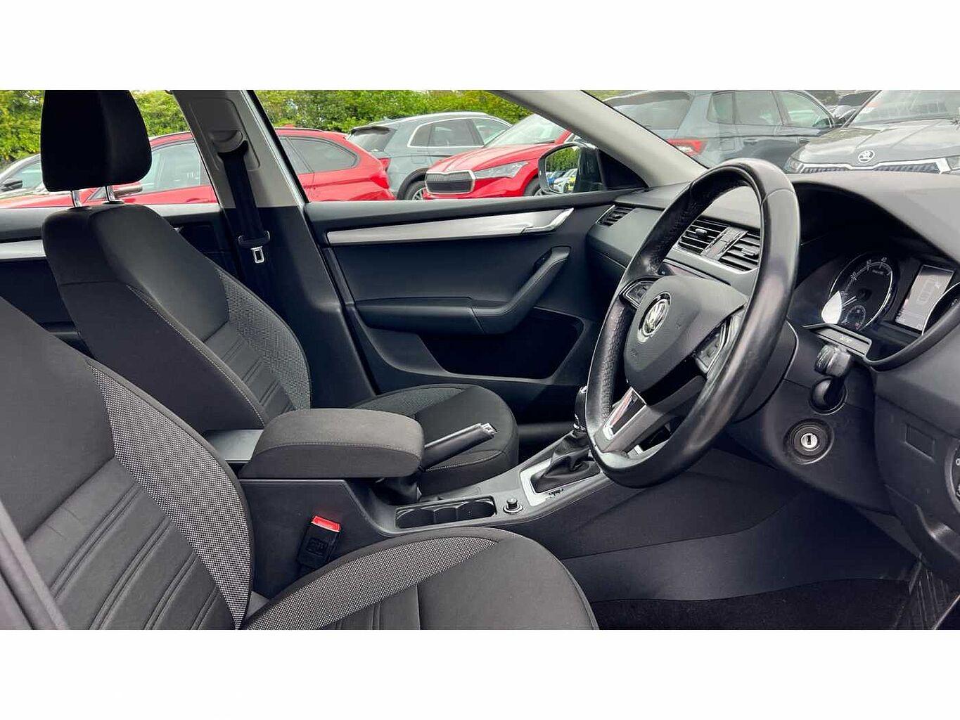 SKODA Octavia Hatchback 1.5 TSI SE Drive ACT (150ps) DSG