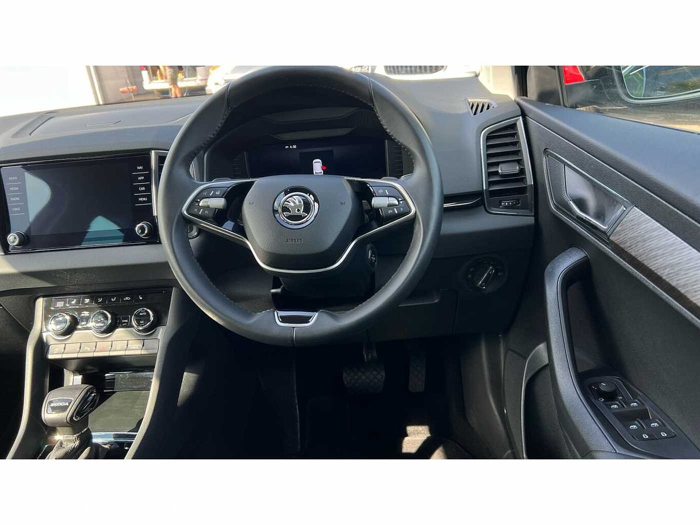 SKODA KAROQ 1.5 TSI SE L 5dr DSG