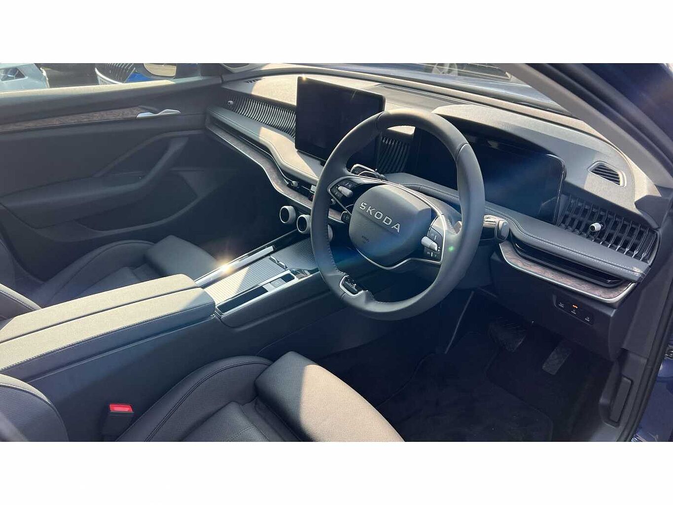 SKODA SUPERB ŠKODA  Estate 1.5 TSI iV Laurin + Klement DSG 5dr