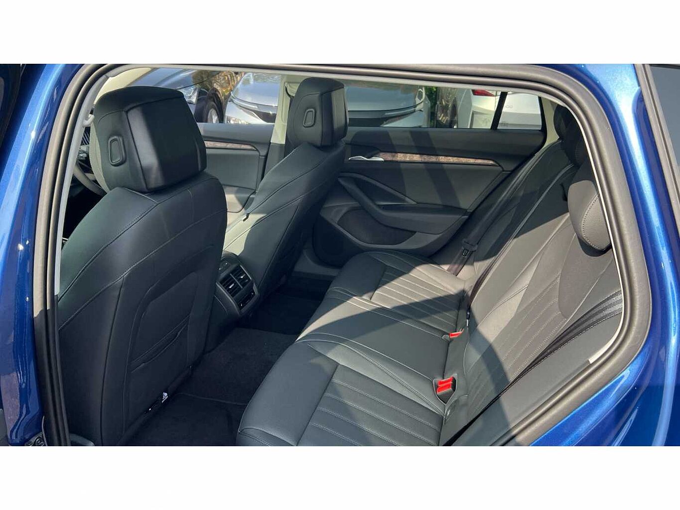 SKODA SUPERB ŠKODA  Estate 1.5 TSI iV Laurin + Klement DSG 5dr