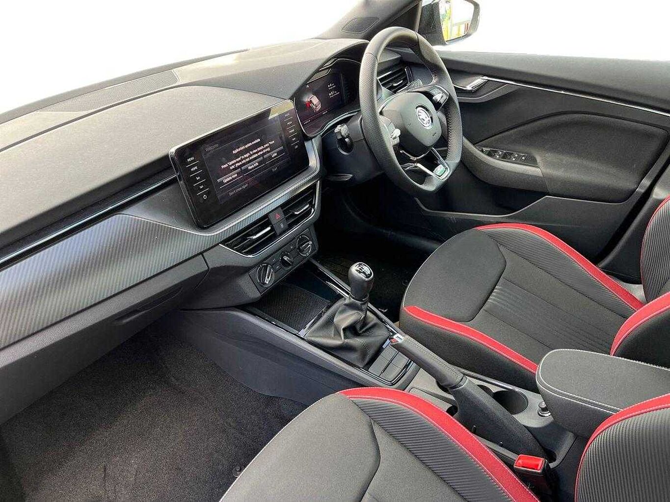 SKODA Karoq SUV 1.5 TSI (150ps) SE ACT