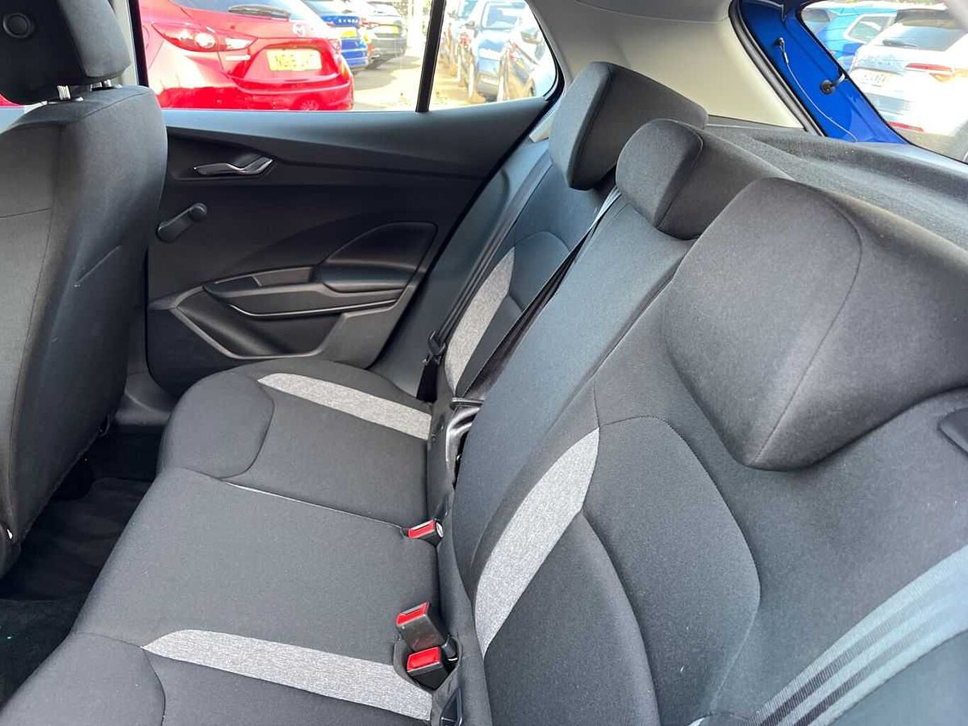 SKODA Fabia 1.0 MPI (80ps) SE Comfort 5-Dr Hatchback