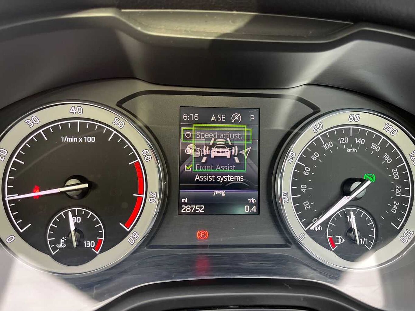 SKODA Karoq SUV 1.5 TSI (150ps) SportLine ACT