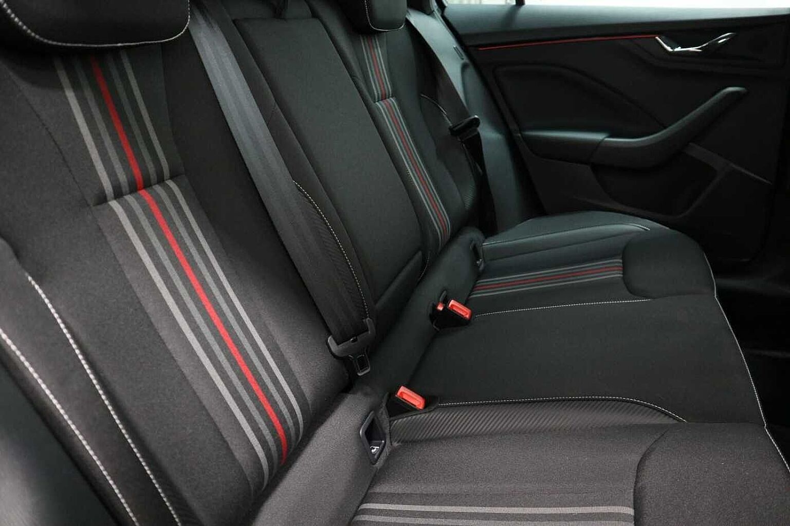 SKODA Kamiq 1.5 TSI Monte Carlo 5Dr
