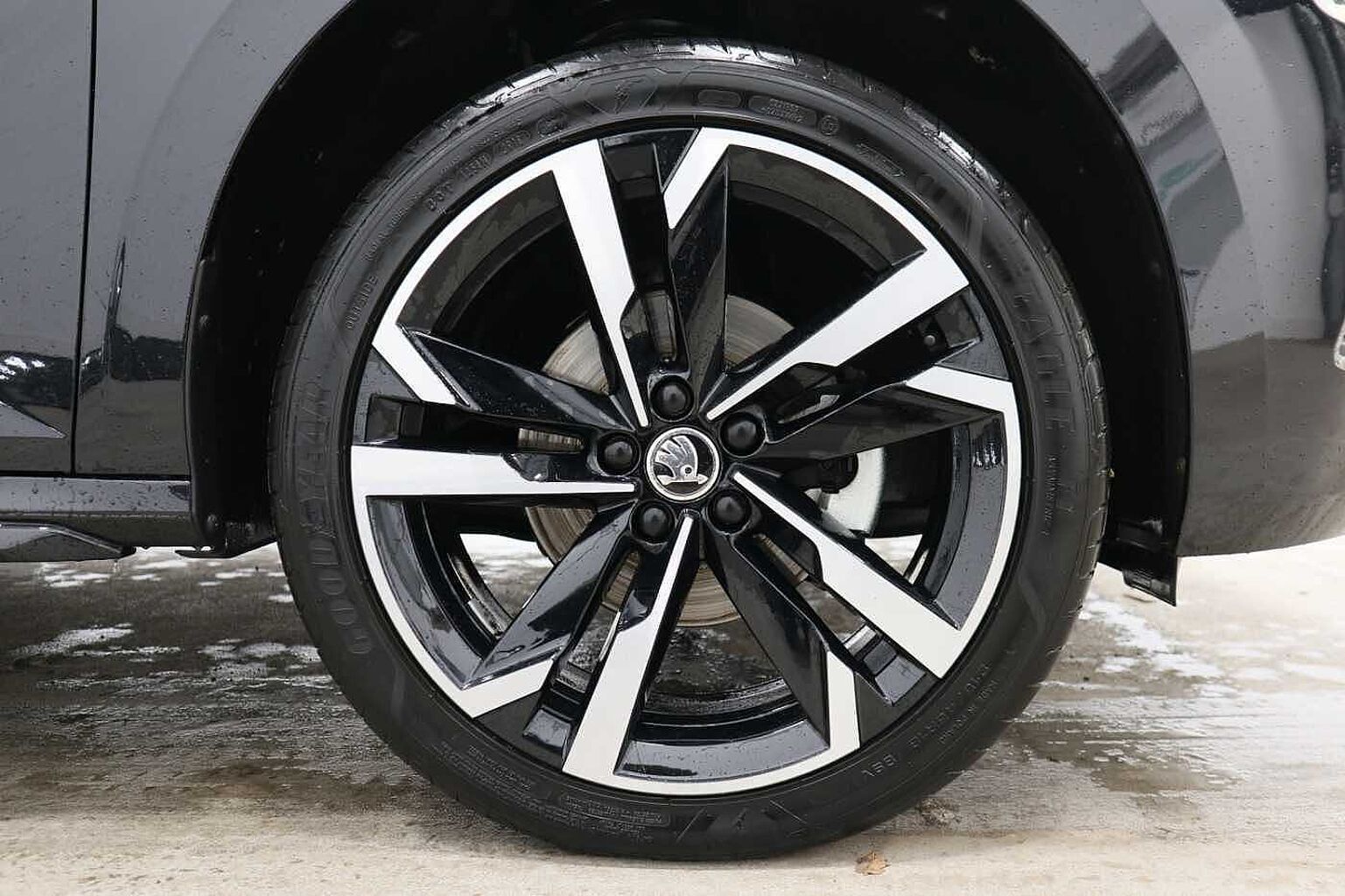 SKODA Kamiq 1.5 TSI Monte Carlo 5Dr