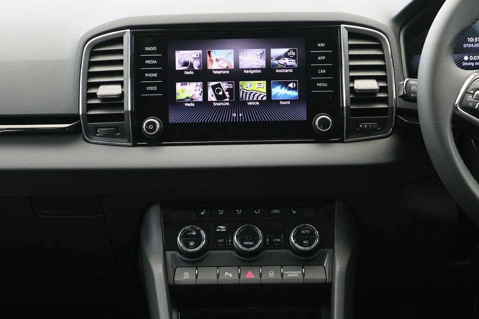 SKODA Karoq 1.5 TSI SE L 5Dr