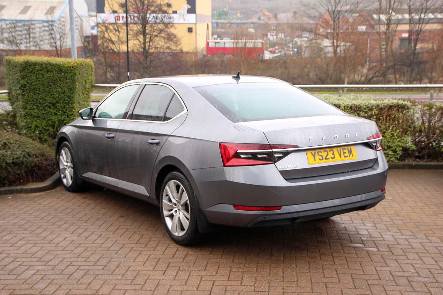 SKODA Superb Superb Hatch SE L 2.0 TDI 150 PS DSG