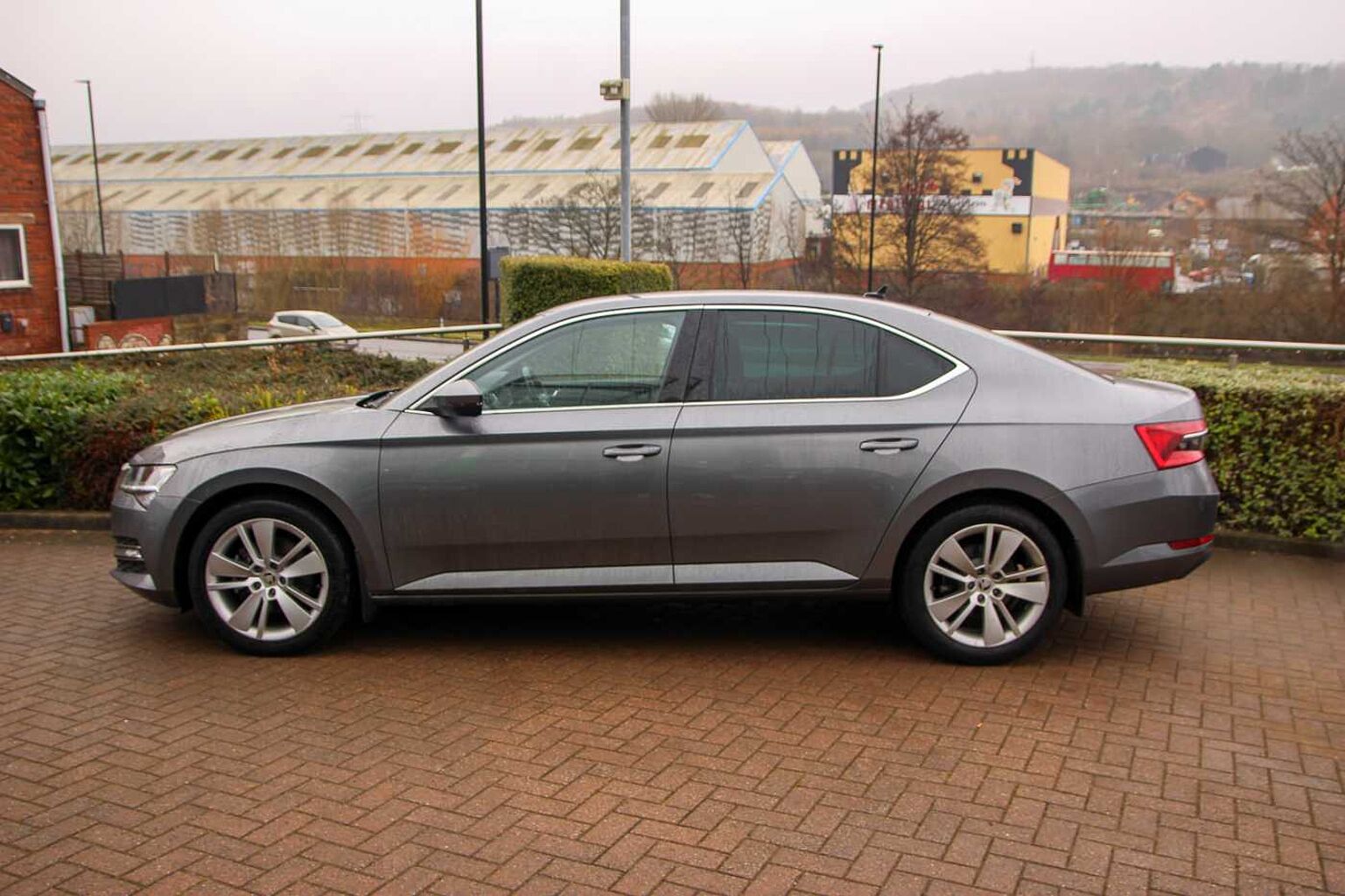 SKODA Superb Superb Hatch SE L 2.0 TDI 150 PS DSG