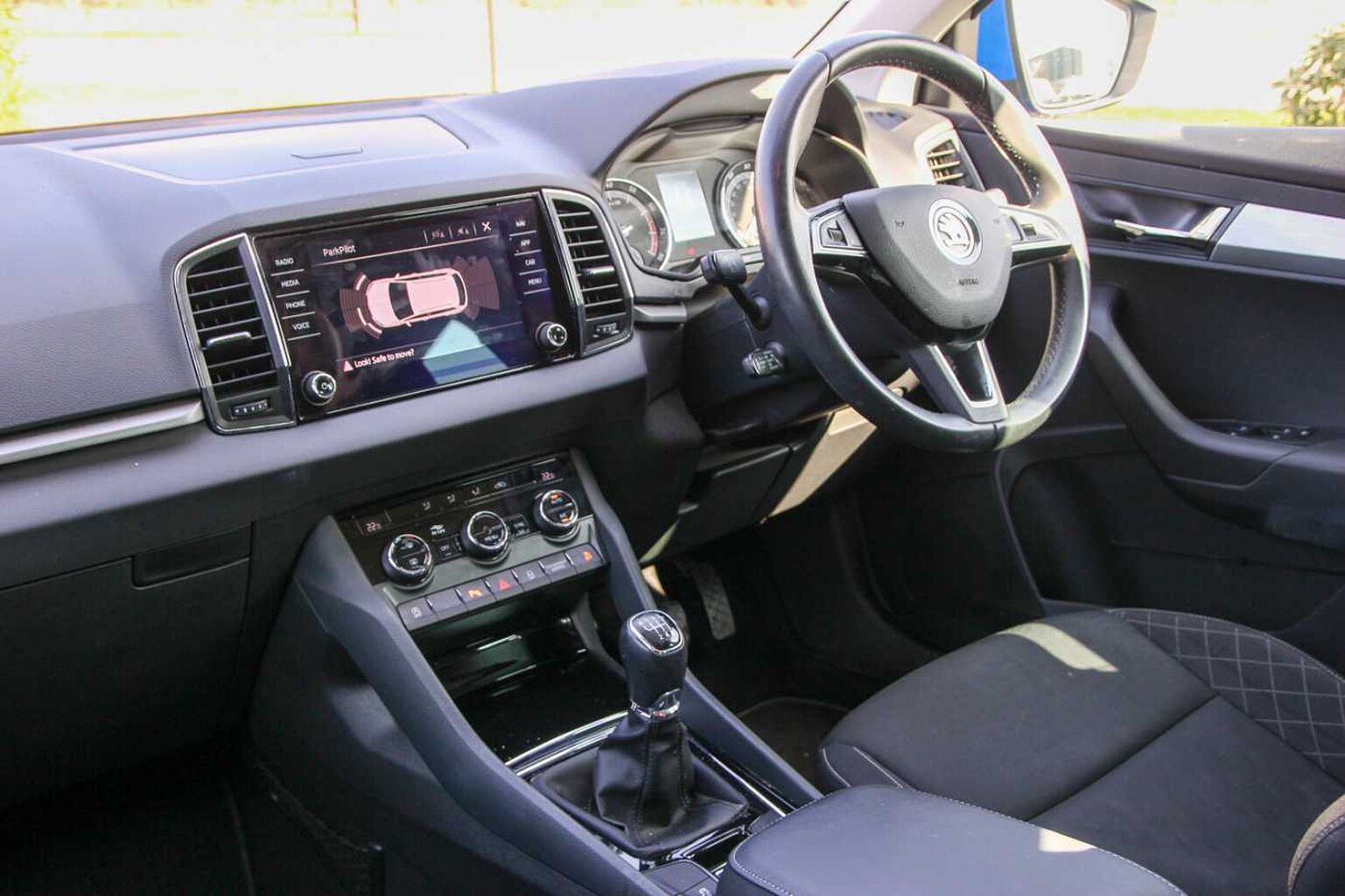 SKODA Karoq SUV 1.5 TSI (150ps) SE Technology ACT