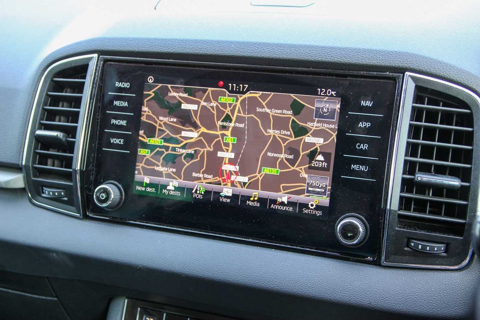 SKODA Karoq SUV 1.5 TSI (150ps) SE Technology ACT