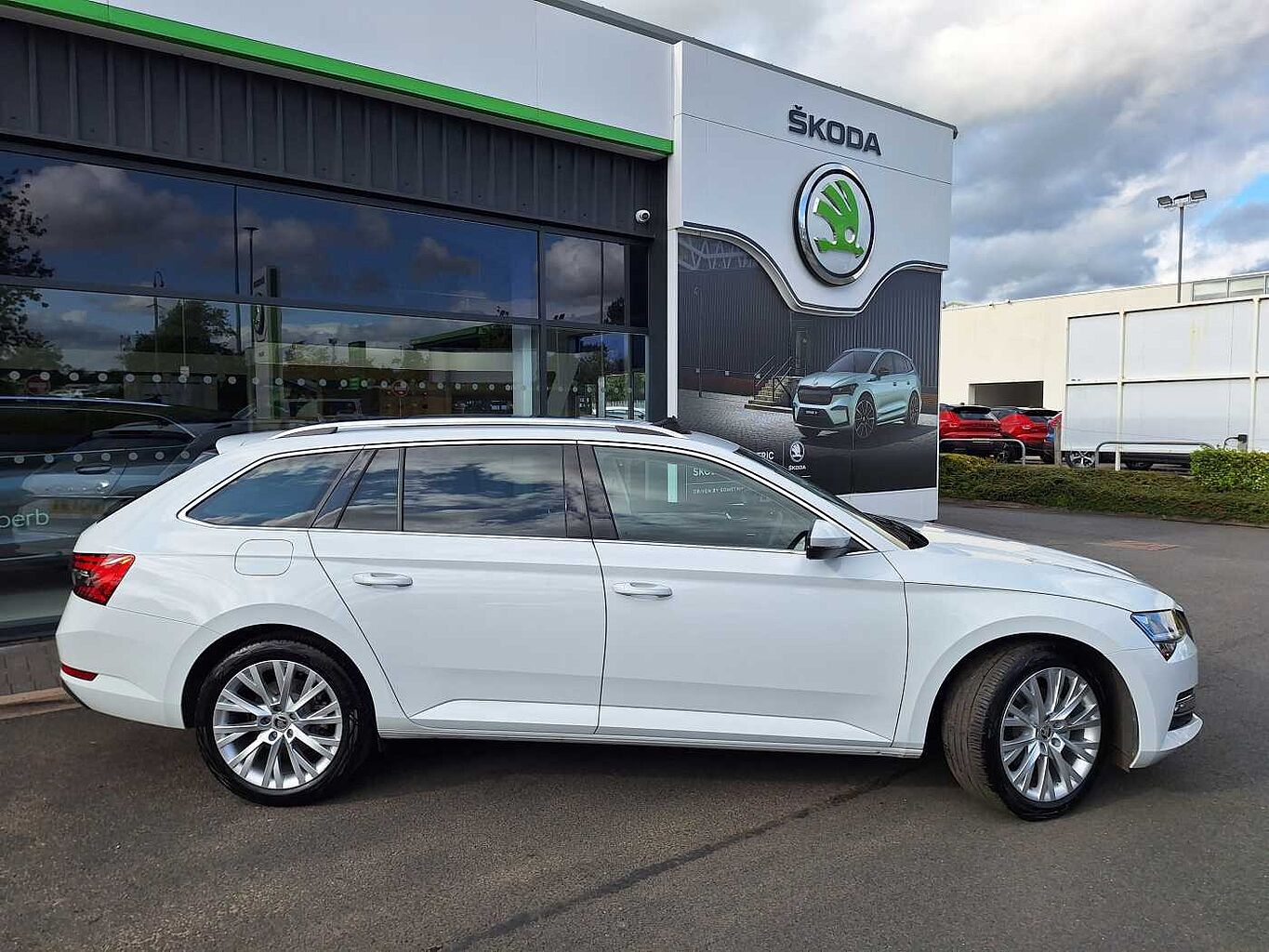 SKODA Superb 2.0 TSI (190ps) SE L DSG Estate