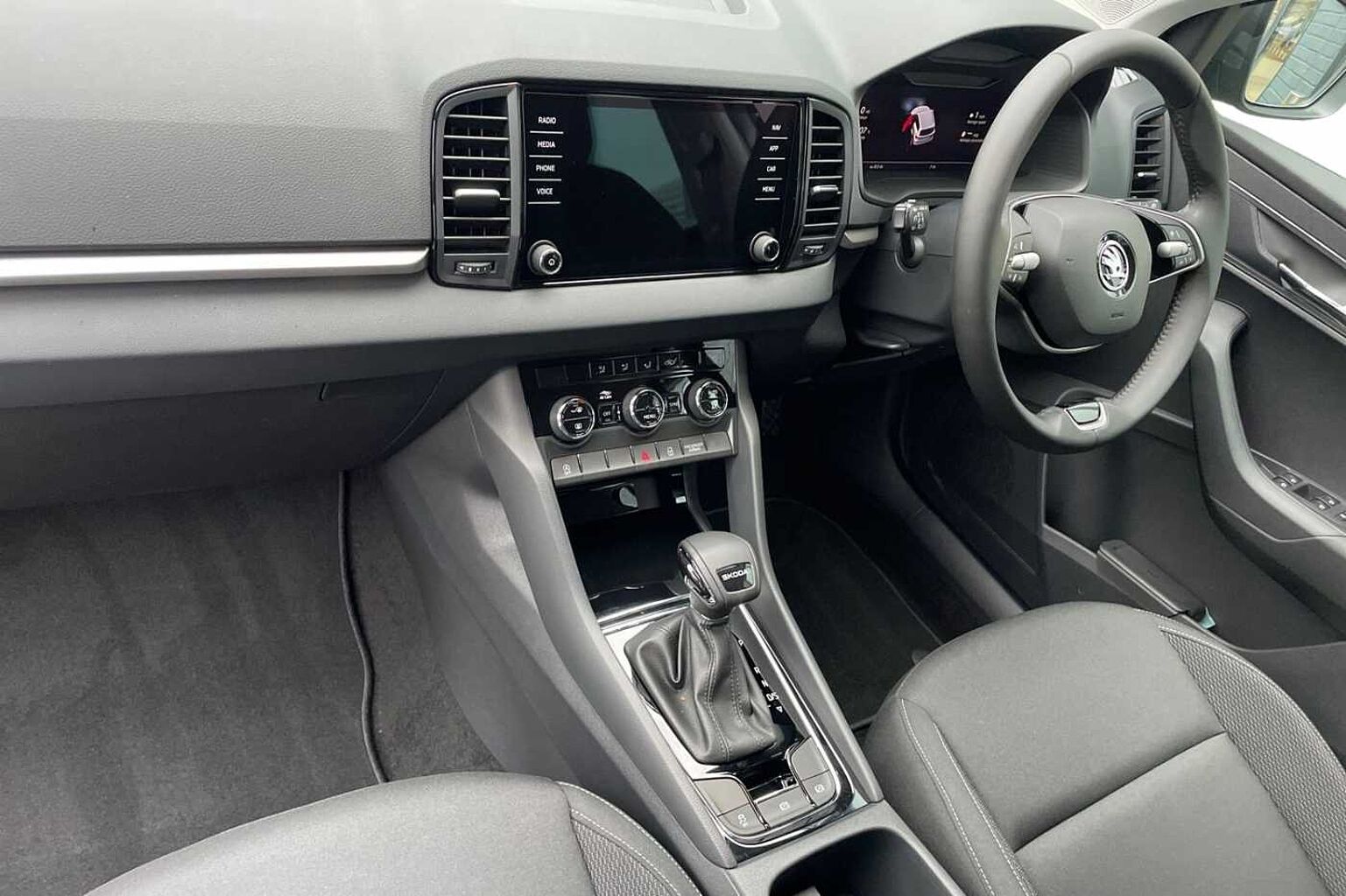 SKODA Karoq SE Drive 1.5 TSI 150 PS DSG