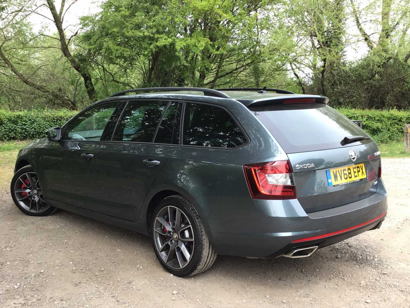 Find A Used Grey ŠKODA Octavia vRS Estate (2017) 2.0 TSI vRS 245 DSG in ...