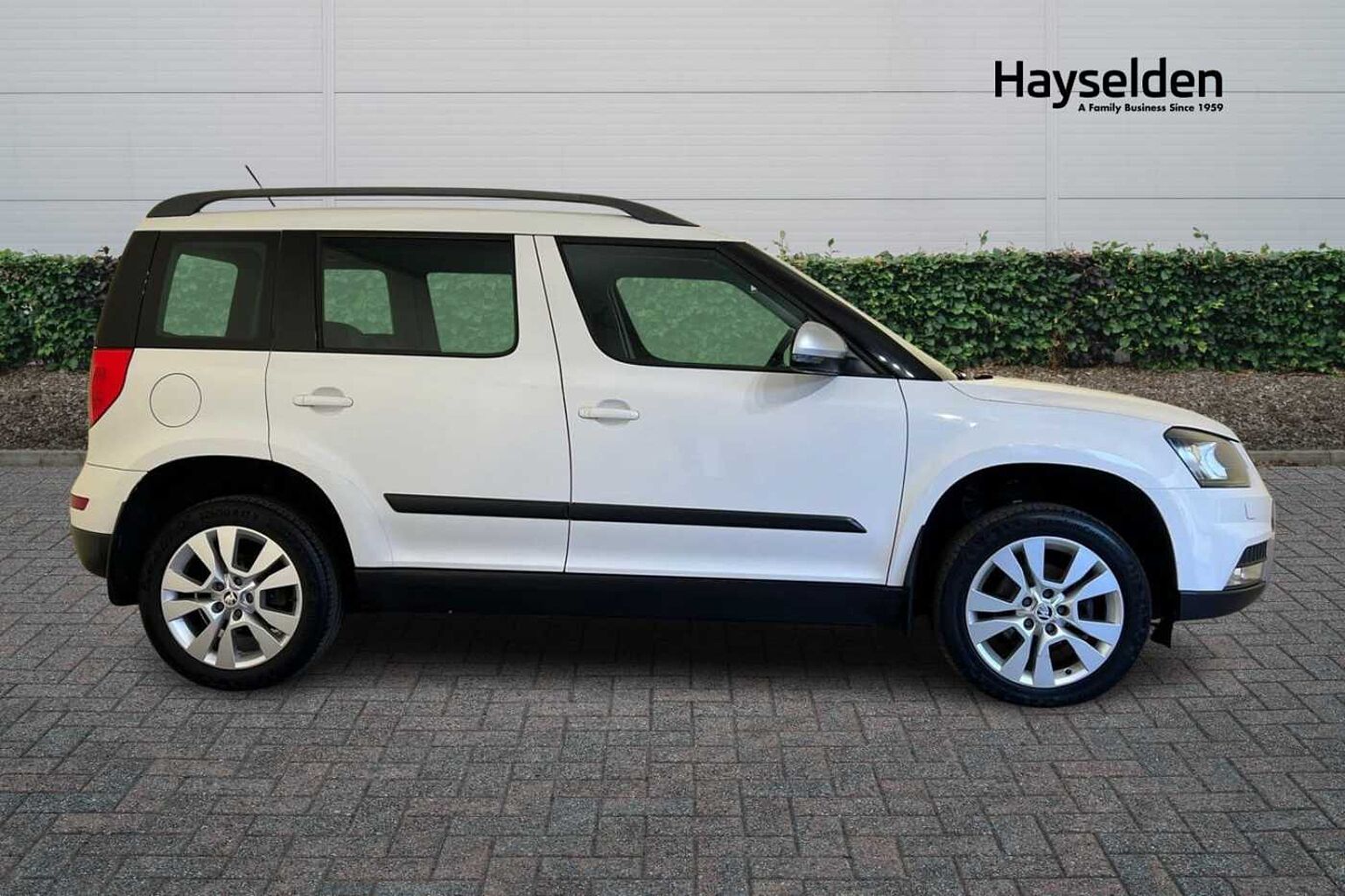 SKODA Yeti 2.0 TDI CR 4x4 Elegance 140 DPF Outdoor 5-Dr