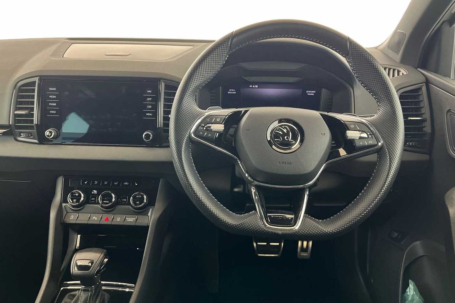 SKODA Karoq SportLine 1.5 TSI 150 PS DSG