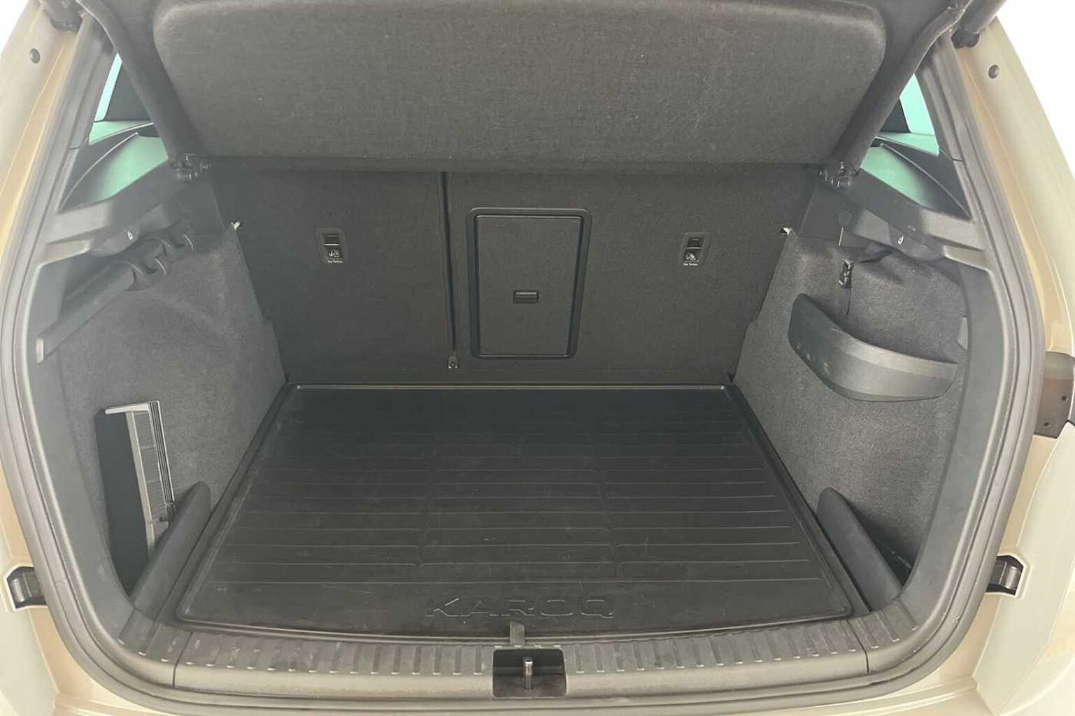 SKODA Karoq SportLine 1.5 TSI 150 PS DSG