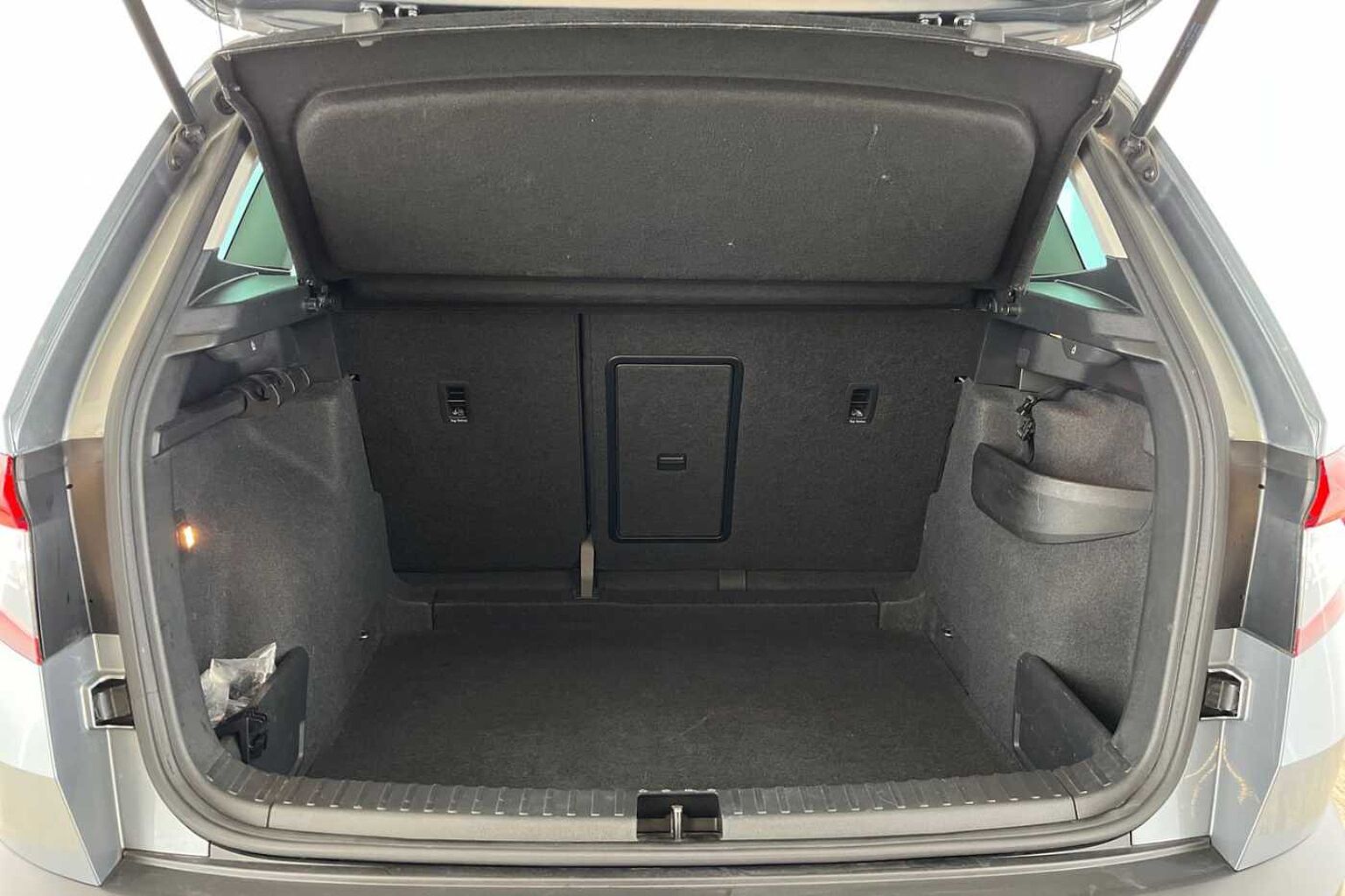 SKODA Karoq SE Technology 1.6 TDI 115 PS DSG
