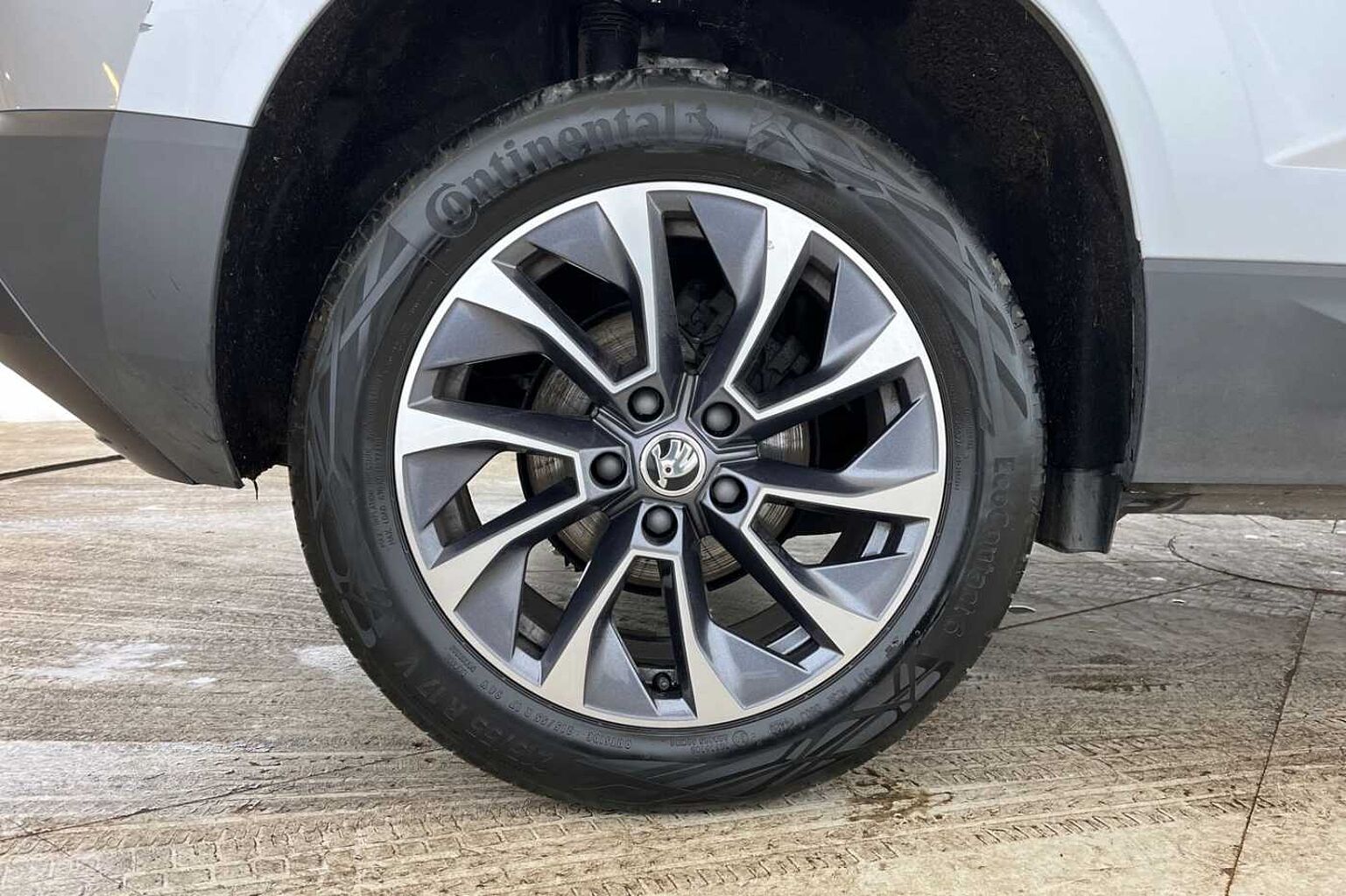 SKODA Karoq SE Drive 1.5 TSI 150 PS 6G Man