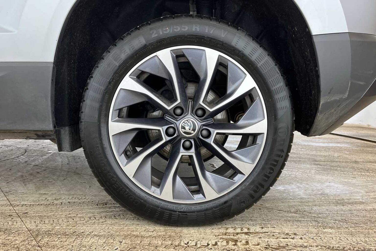 SKODA Karoq SE Drive 1.5 TSI 150 PS 6G Man