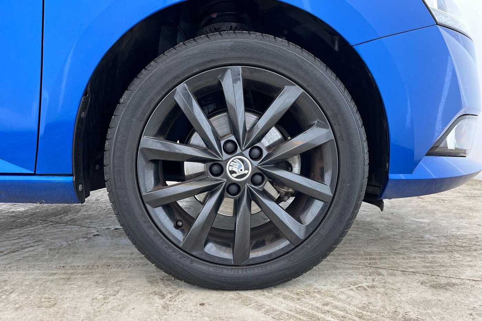 SKODA Fabia Hatch Colour Edition 1.0 MPI 60 PS 5G Man