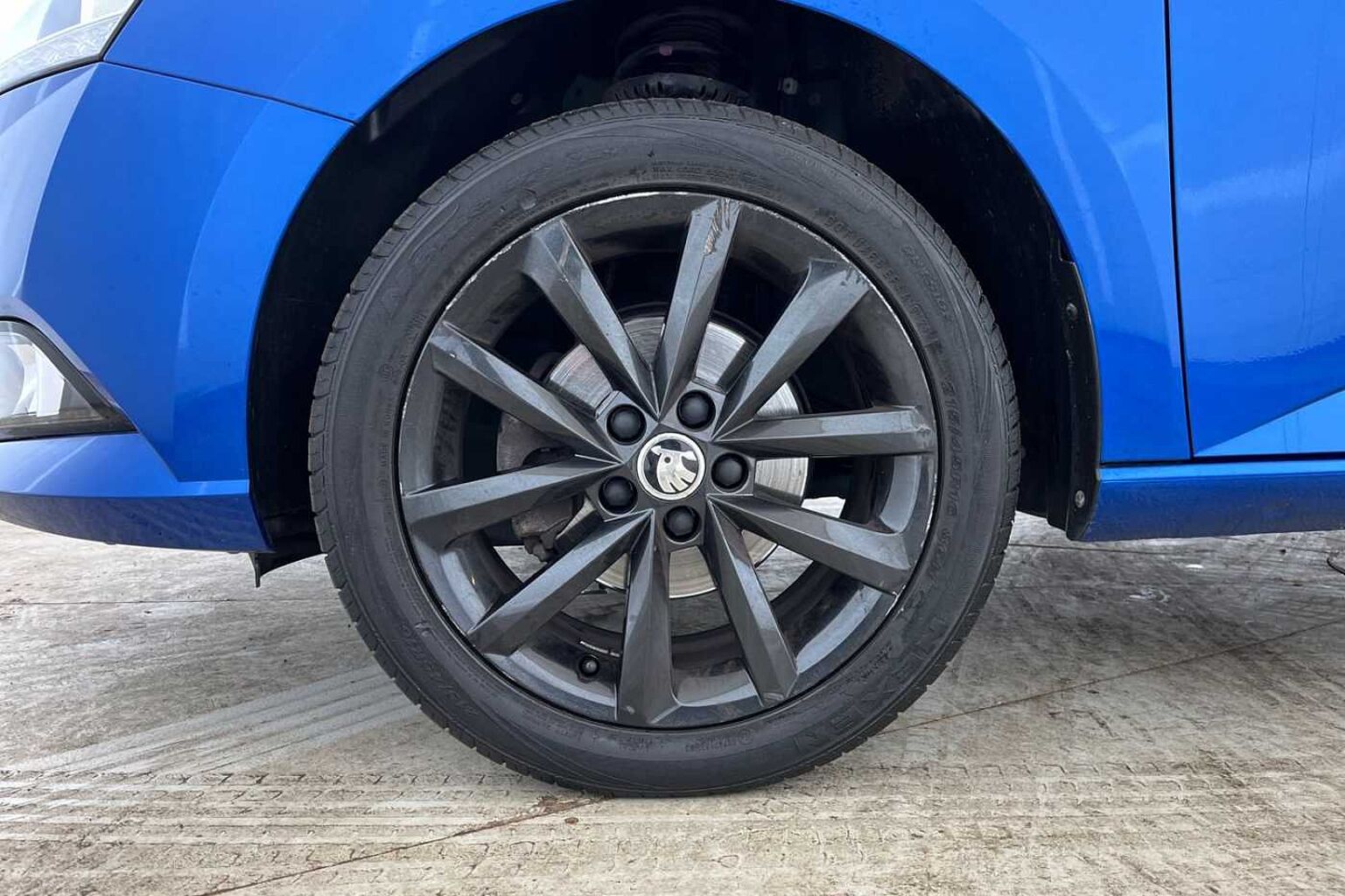 SKODA Fabia Hatch Colour Edition 1.0 MPI 60 PS 5G Man