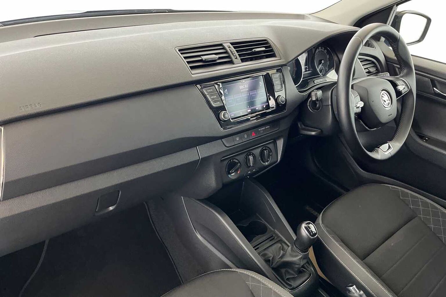 SKODA Fabia Hatch Colour Edition 1.0 MPI 60 PS 5G Man