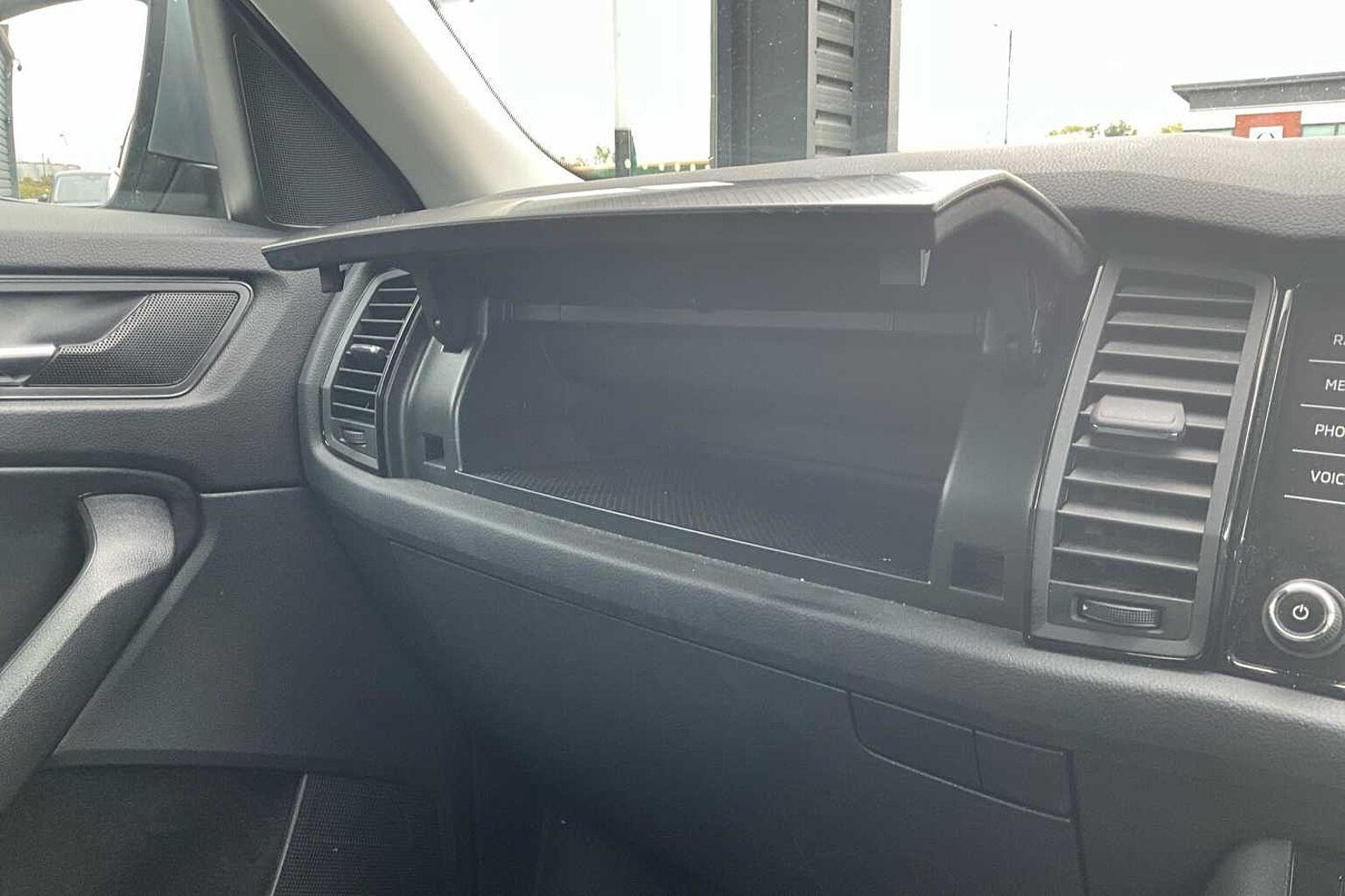 SKODA KODIAQ 1.5 TSI SE Drive 5dr DSG [7 Seat]