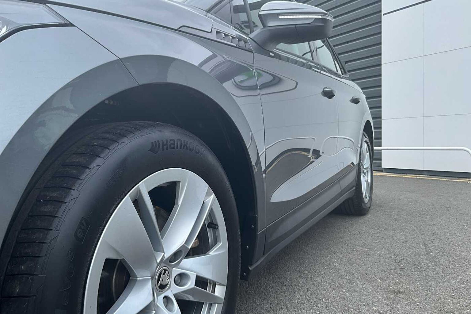SKODA ENYAQ 132kW 60 Suite Nav 62kWh 5dr Auto