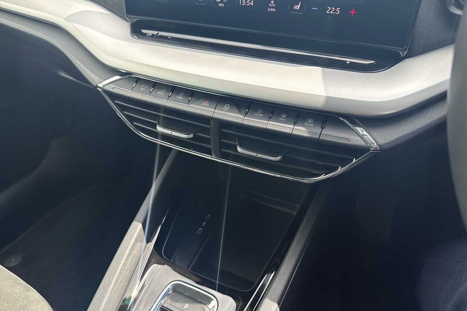 SKODA OCTAVIA 1.4 TSI iV SE L DSG 5dr