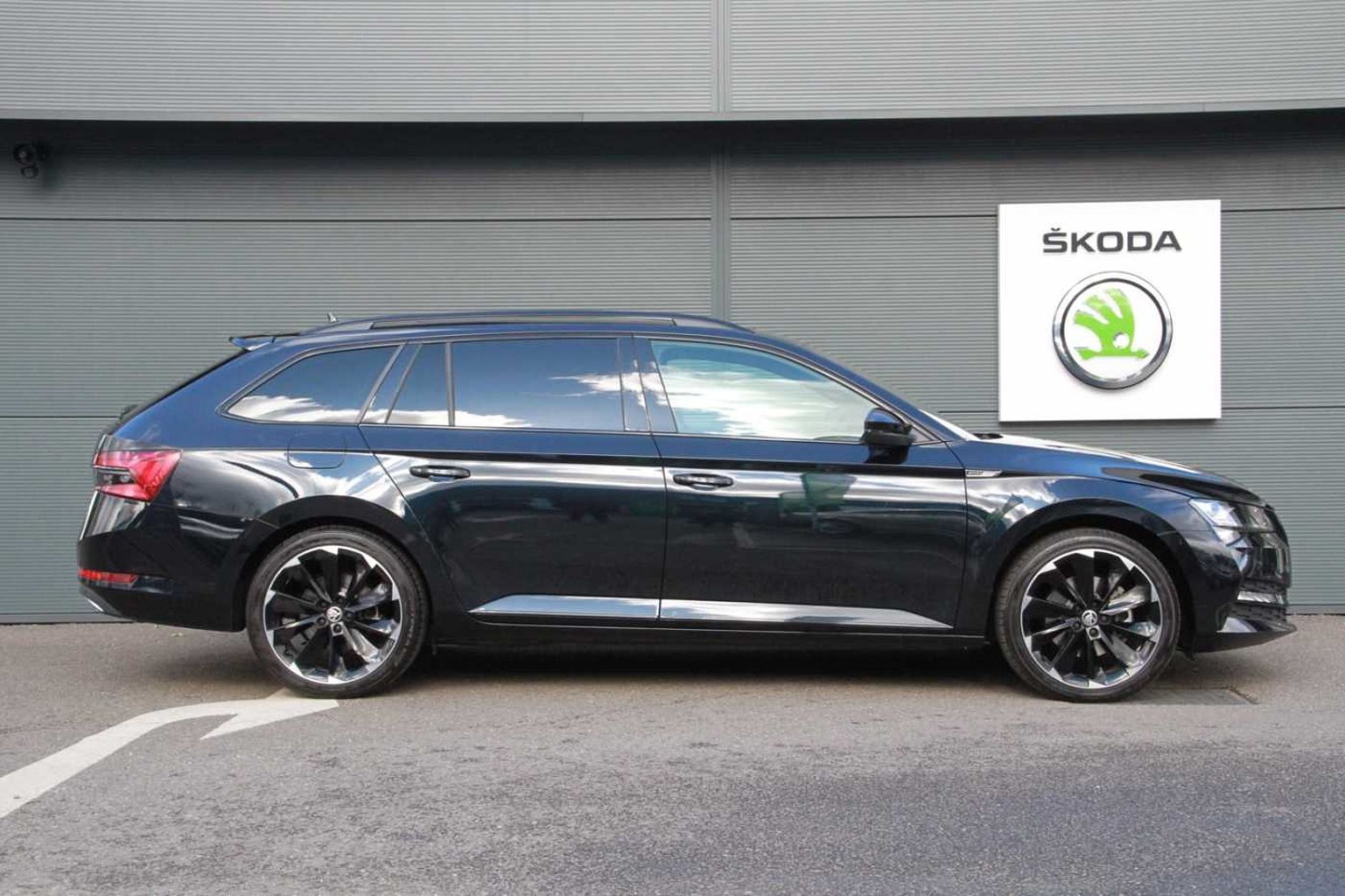 Skoda Superb Estate Sportline Plus 1.4 Tsi Iv 218ps Dsg