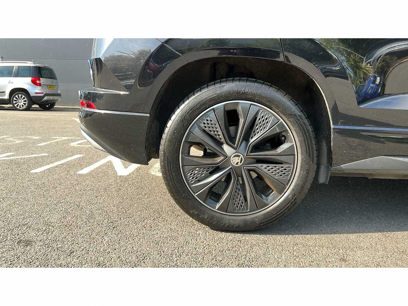 SKODA Karoq SUV 2.0 TSI (190ps) 4X4 SportLine DSG