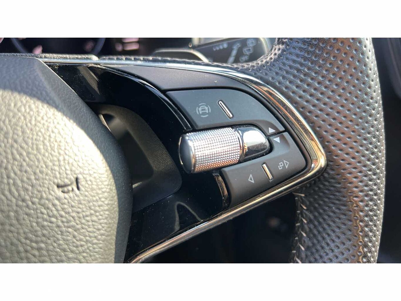 SKODA Karoq SUV 2.0 TSI (190ps) 4X4 SportLine DSG