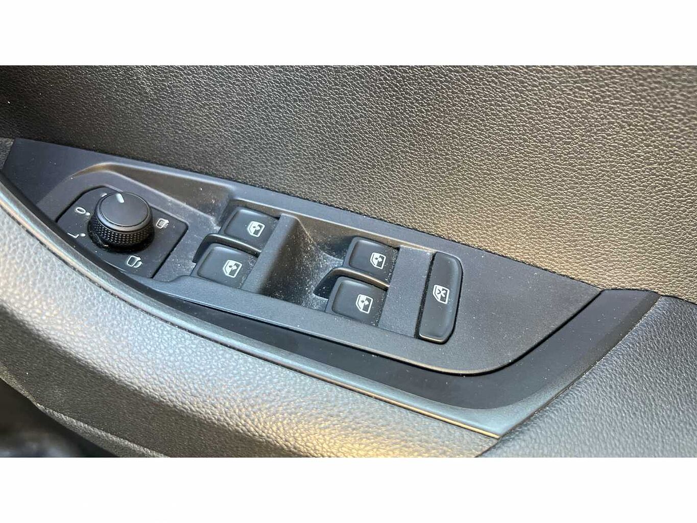 SKODA Karoq SUV 2.0 TSI (190ps) 4X4 SportLine DSG