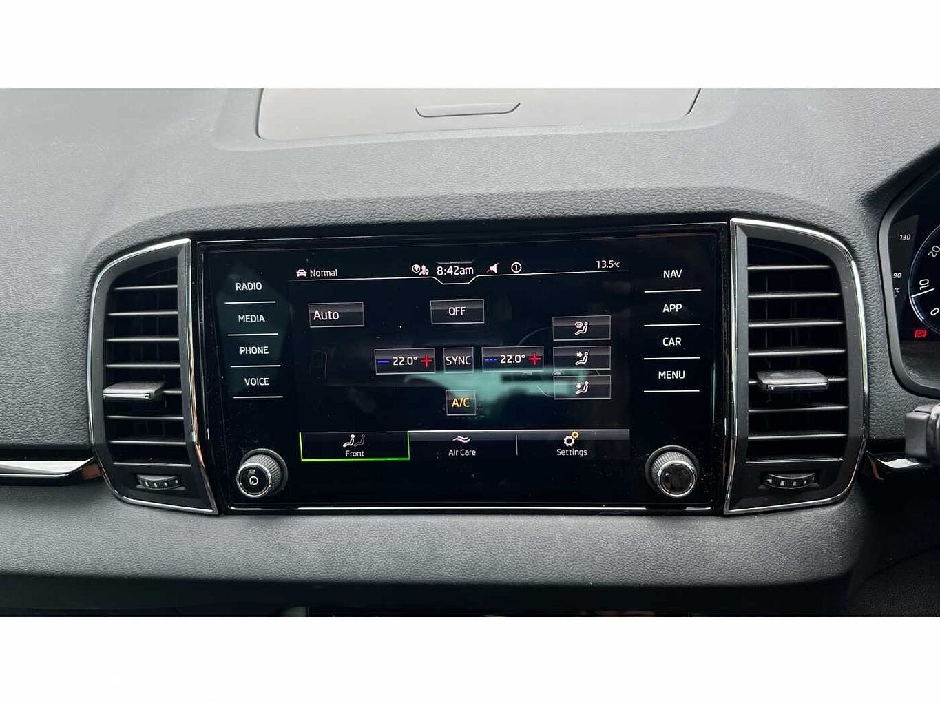 SKODA KAROQ 1.5 TSI SE L 5dr
