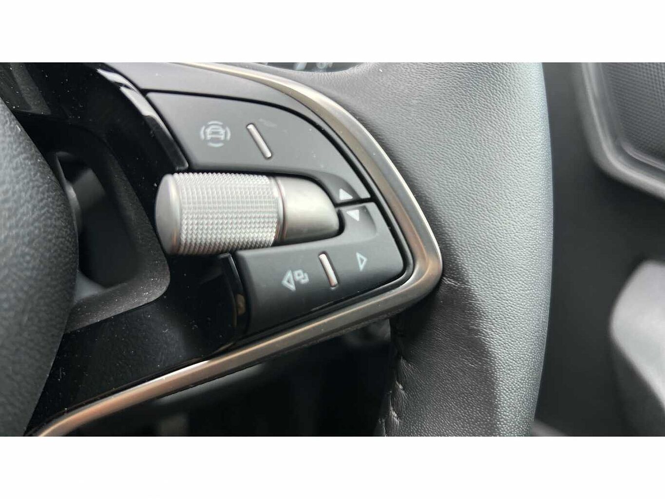 SKODA KAROQ 1.5 TSI SE L 5dr