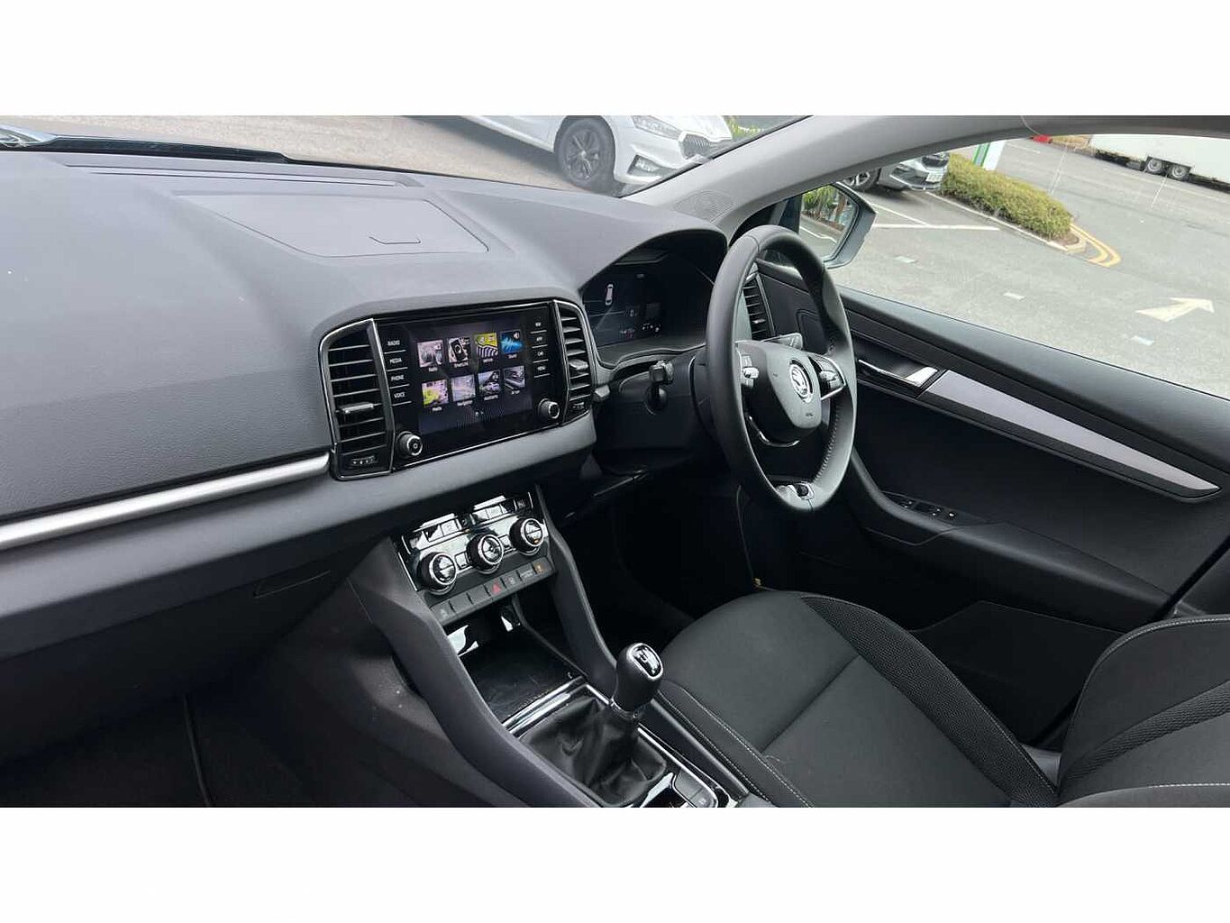 SKODA KAROQ 2.0 TDI SE Drive 5dr