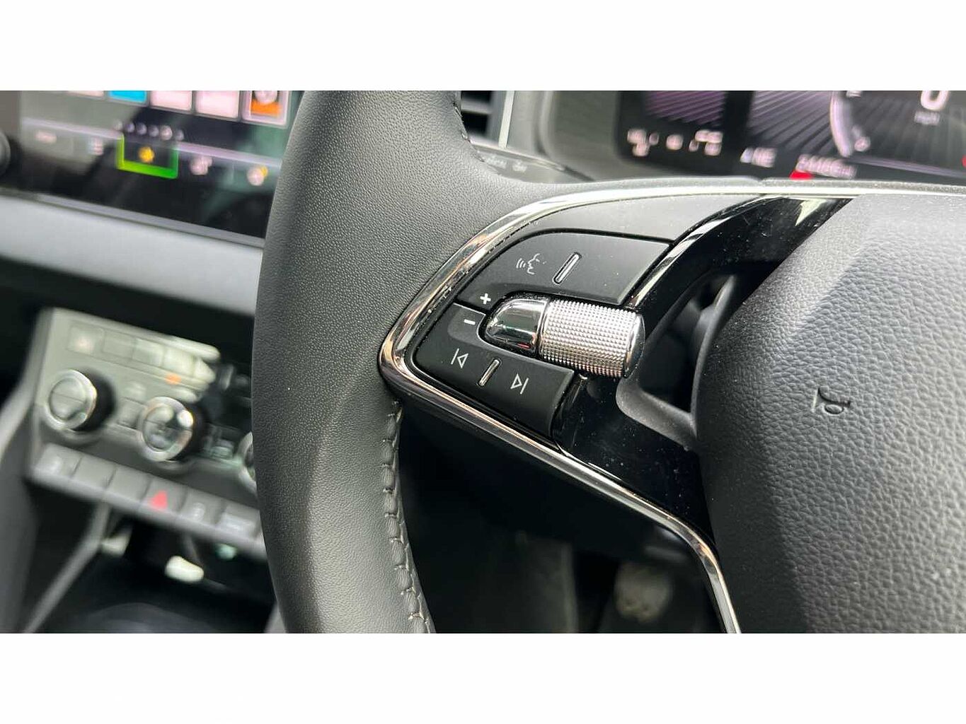 SKODA KAROQ 2.0 TDI SE Drive 5dr