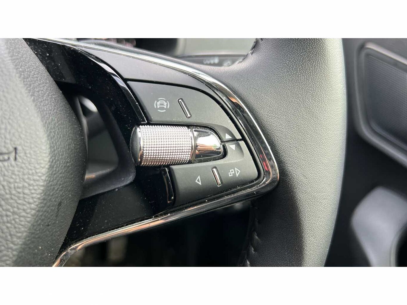 SKODA KAROQ 2.0 TDI SE Drive 5dr
